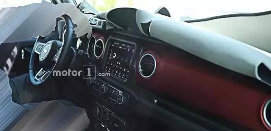 新一代Jeep牧马人内饰谍照曝光 档次感十足