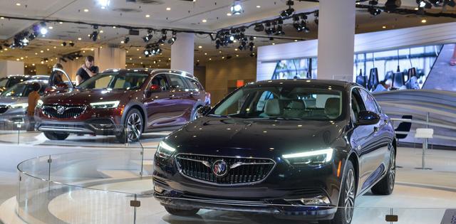 全新君威纽约车展实拍，全系2.0T，旅行版造型太动人！