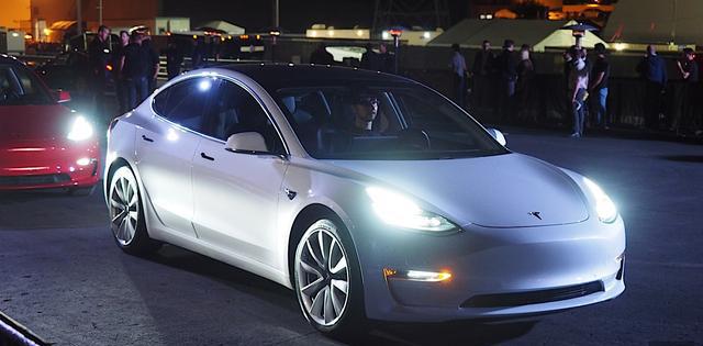 Tesla特斯拉全新Model3试驾体验——出色的入门级电动汽车