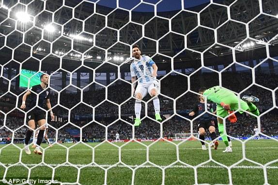 阿根廷2战1分濒临出局!若冰岛赢球,梅西基本确