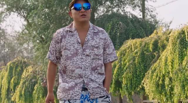 搞笑的《乡村爱情10》赵四回归后真是爆笑不断，喝茶喝出新高度!