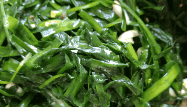 6岁孩子吃了奶奶做的菜后舌头发麻,不停地拉肚