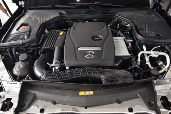 奔驰E级上市报价 搭载3.0T V6发动机