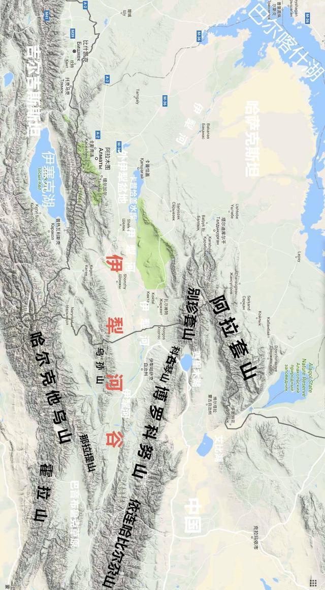 高耸入云如伊犁南侧的哈尔克他乌山脉(夏特古道中的哈尔克他乌山脉