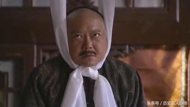 国舅犯法，皇帝想杀怕太后怪罪，灵机一动，让大臣披麻戴孝去嚎丧