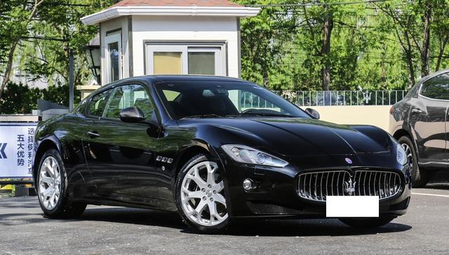 三叉戟LOGO，两门四座，4.7L+V8，月销仅6台还是比较可观的