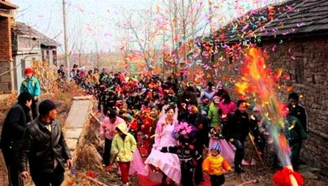 5岁男孩严重驼背,到医院去检查,医生怒斥:无知