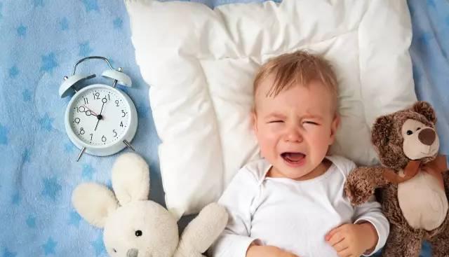 宝宝晚上睡觉惊厥抖动,突然大哭?究竟是什么原