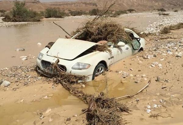 150万玛莎拉蒂遗弃在河里, 没少一个零件, 还有修的必要吗