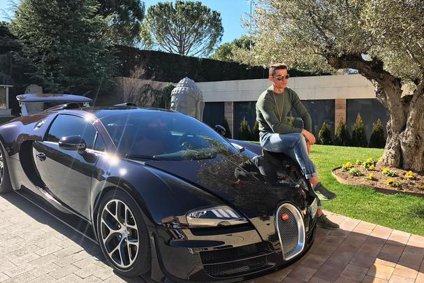 世界杯球星座驾盘点：法国天王月薪可买5辆劳斯莱斯幻影