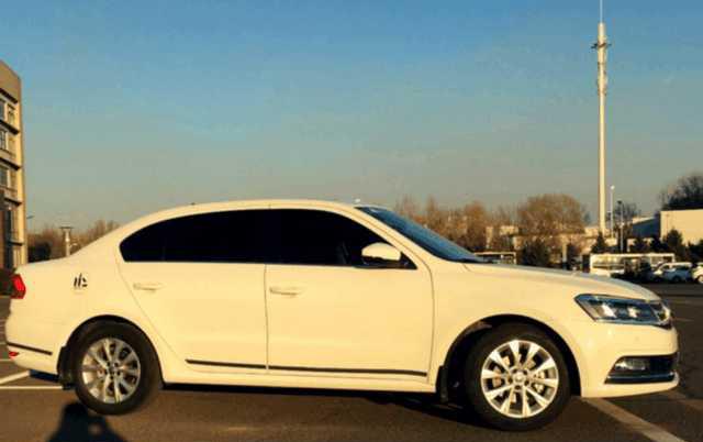 朗逸品牌及车标知名度高, 外形不错, 感觉有档次