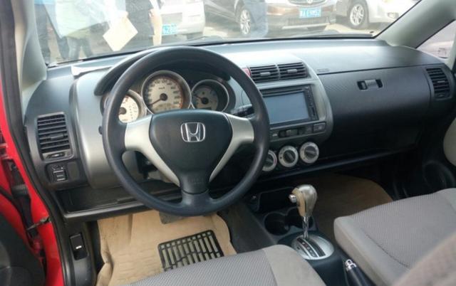 广州女子花2万8买辆二手车, 开了半年, 车主: 上下班再也没迟到!