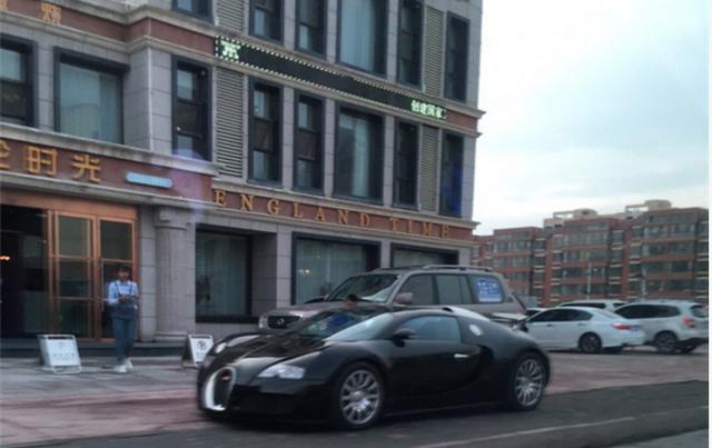 首台布加迪威航现身内蒙古, 价值2500万, 打破了夜幕平静!