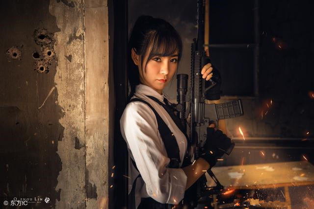 绝地求生:吃鸡带你体验真人版吃鸡,连shroud都