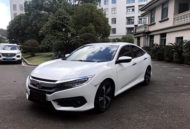 16万准备提低配雅阁的我，到店试驾后，提了它