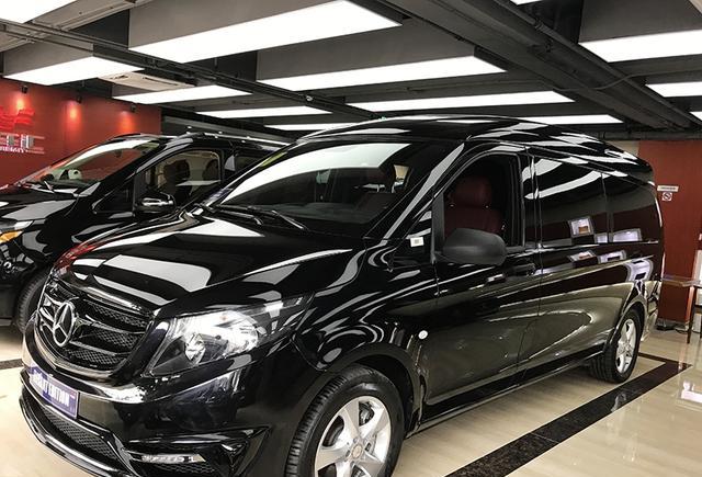 奔驰威霆最新内饰来袭，7座前后无隔，宜家宜商够有面子！