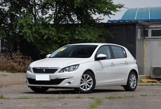 4255的车长，搭载1.6T的动力，上路妥妥秒掉福克斯