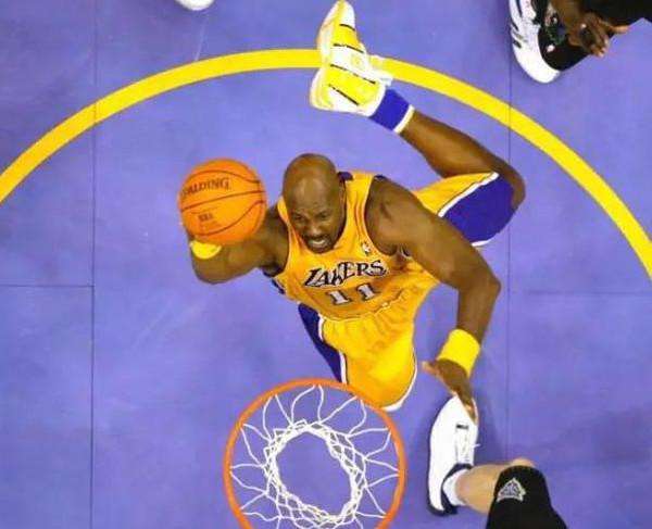 NBA史上最老球员, 科比37岁退役还太年轻