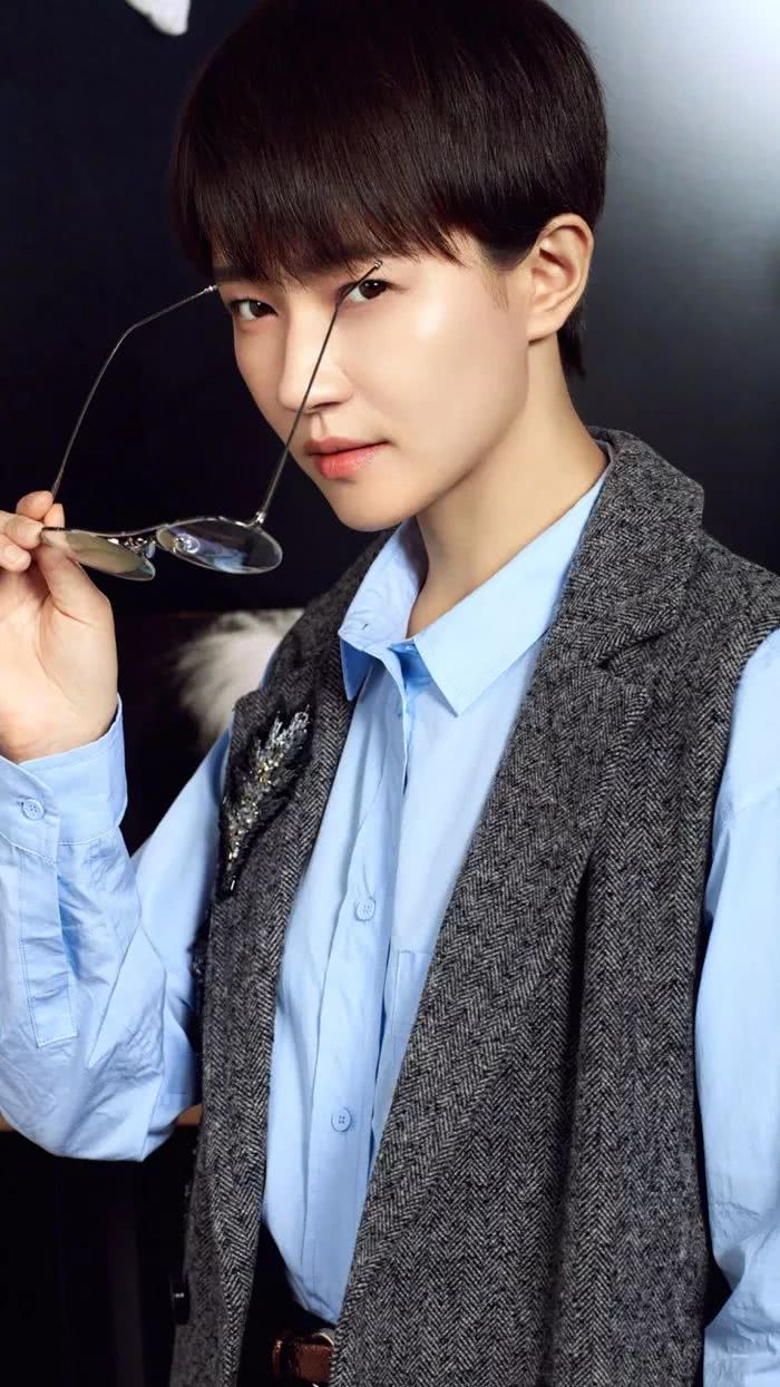 扎不起来的短发怎么办?这样弄让你美得不像话