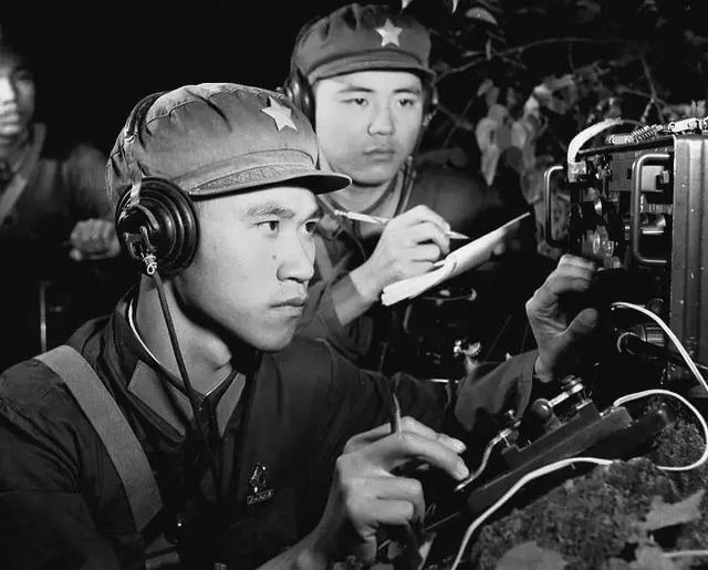 永不消逝的电波--他们是真实版的听风者!