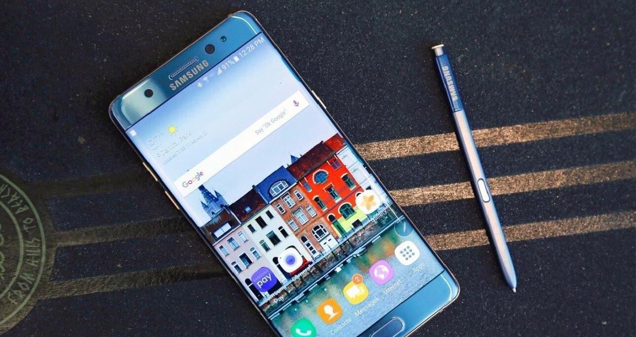 三星将推新机Galaxy X, 柔性屏让苹果望尘莫及