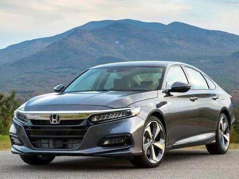 这款卖70万的宝马，只用2.0T为何还叫730Li