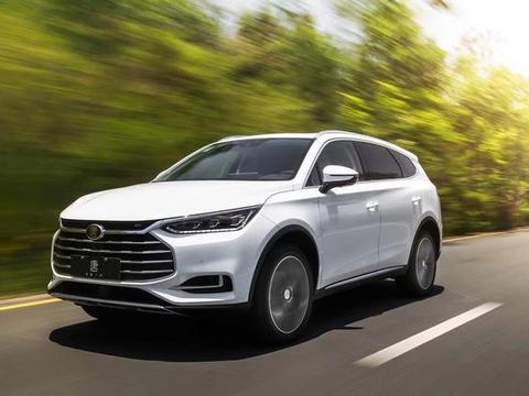 又一国产车鸟枪换炮了！卖15万配旋转巨屏，别说途观，奥迪都凉了