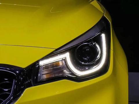 提飞度后悔，外观不输高尔夫，标配6气囊，油耗5升雨燕急