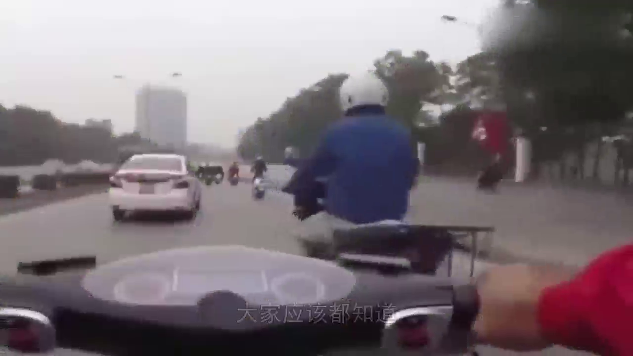 不符合规定的电动车，花100元上个牌就行了？网友：这是好是坏？