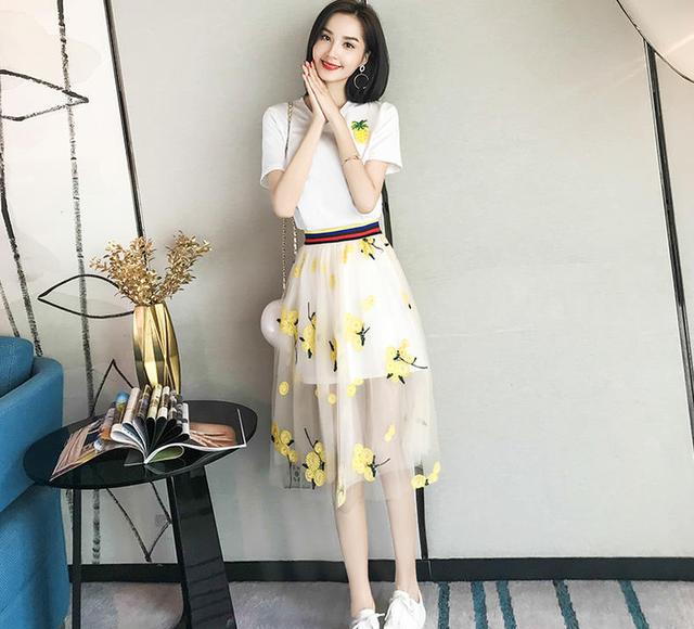 夏日出行,小个子女生这样穿裙子,显高不止10公分!