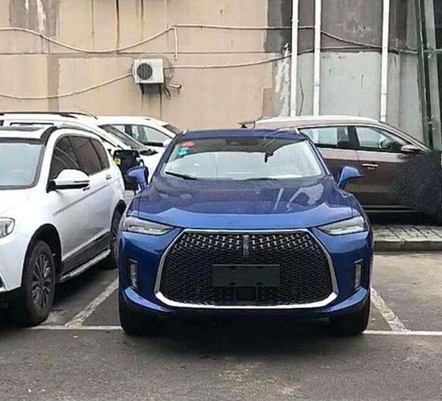 魏派P8实车到店, 颜值不输宝马, 百公里油耗仅3L, 或18万起售?