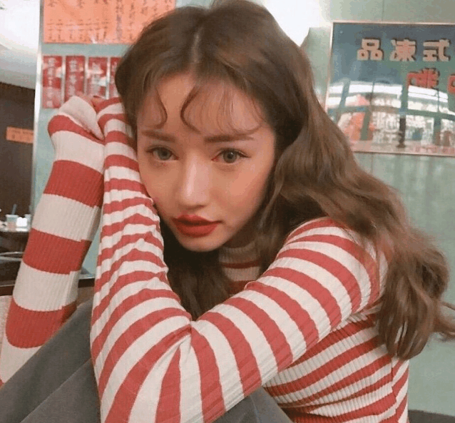 韩国当红网拍模特, 网友认出吐槽整了还不注意