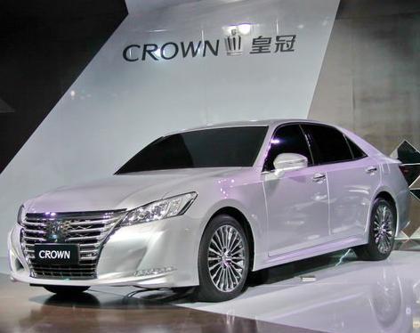更符合年轻人口味的中大型车——丰田皇冠