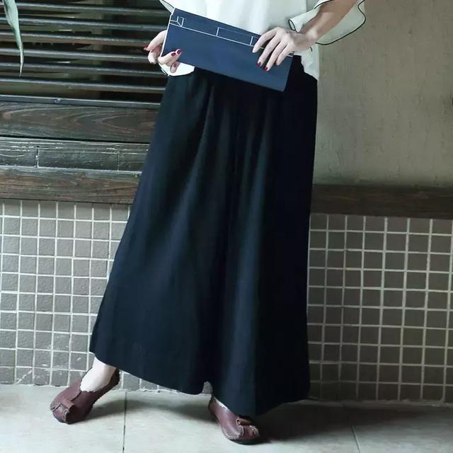 在夏天,穿什么衣服最透气亲肤?阔腿裙裤能穿出