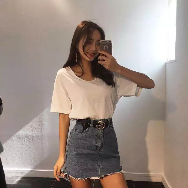 幽默笑话:刚上初一没三天,就因为剪女生头发,被