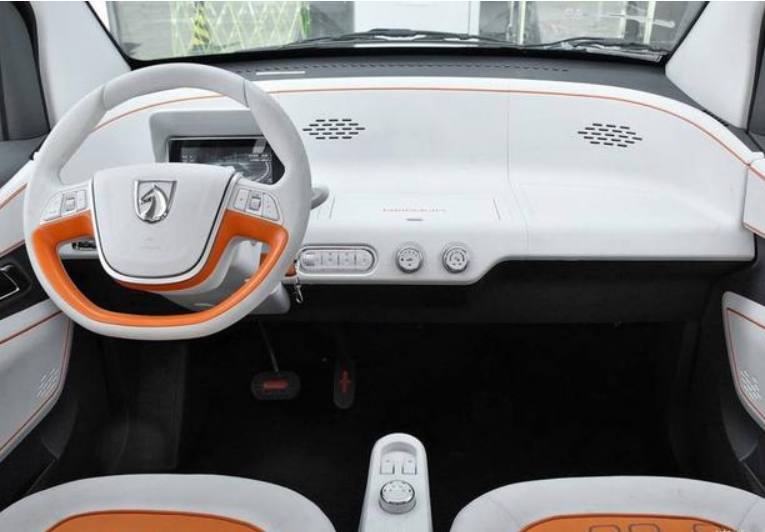 宝骏也要争夺新能源汽车市场？车子小巧玲珑，顶配不足5万！