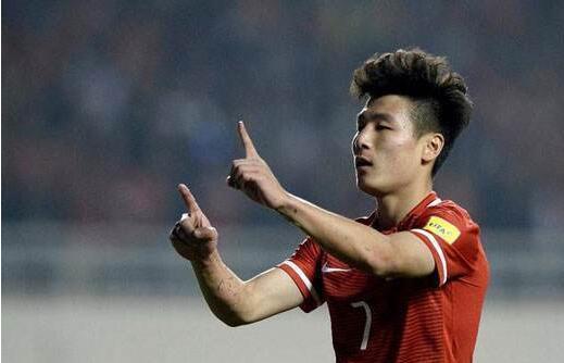 中超第一好脾气!武磊遭辱骂被掐脖,却打不还手