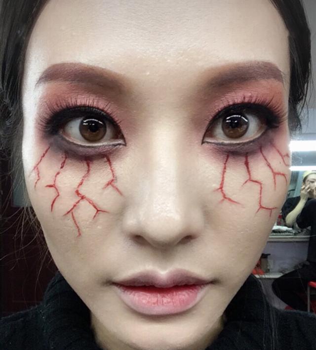 万圣节妆容,惊悚的表情让你尽情狂欢!