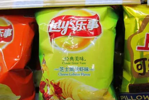 老外评出了十大味道最奇怪的薯片，中国竟占了四个！附英文