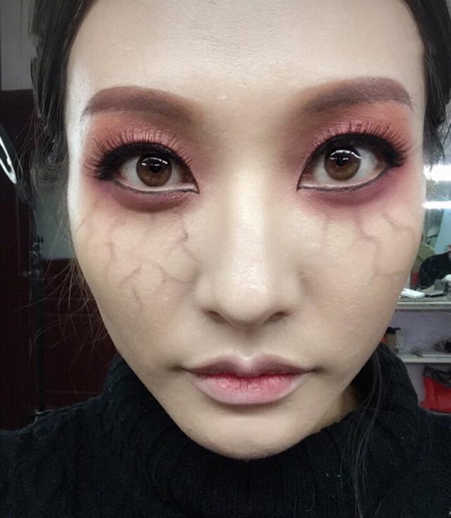 万圣节妆容,惊悚的表情让你尽情狂欢!