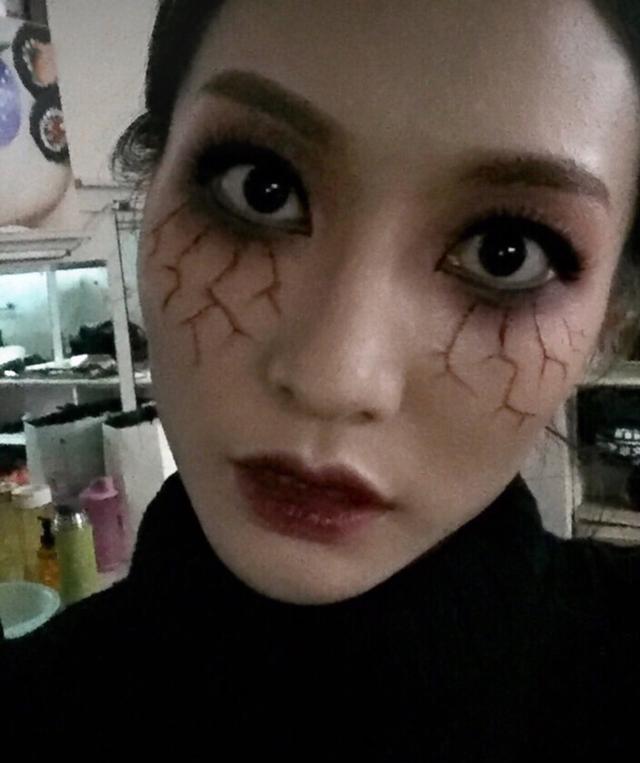 万圣节妆容,惊悚的表情让你尽情狂欢!
