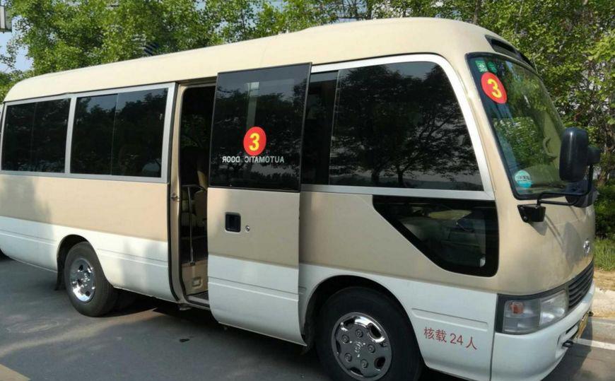 最高等级官车并非是红旗L5,而是能乘坐20多人