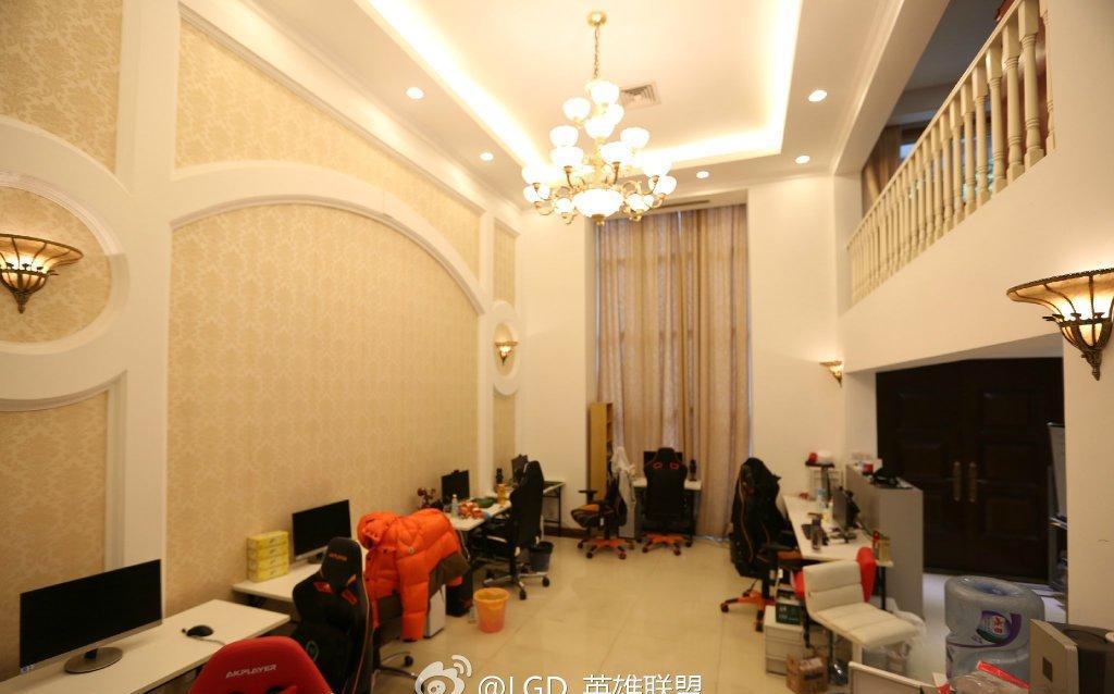 怪不得LPL俱乐部那么烧钱 看完他们基地后就