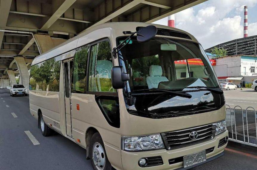 最高等级官车并非是红旗L5,而是能乘坐20多人