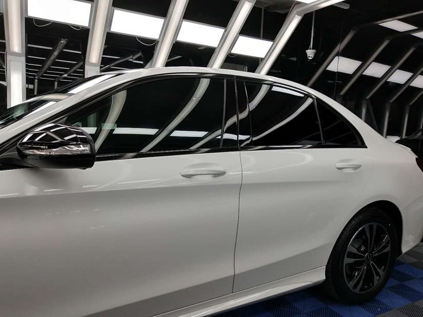 京车汇奔驰C200贴膜施工USL100/K10——专业技术，