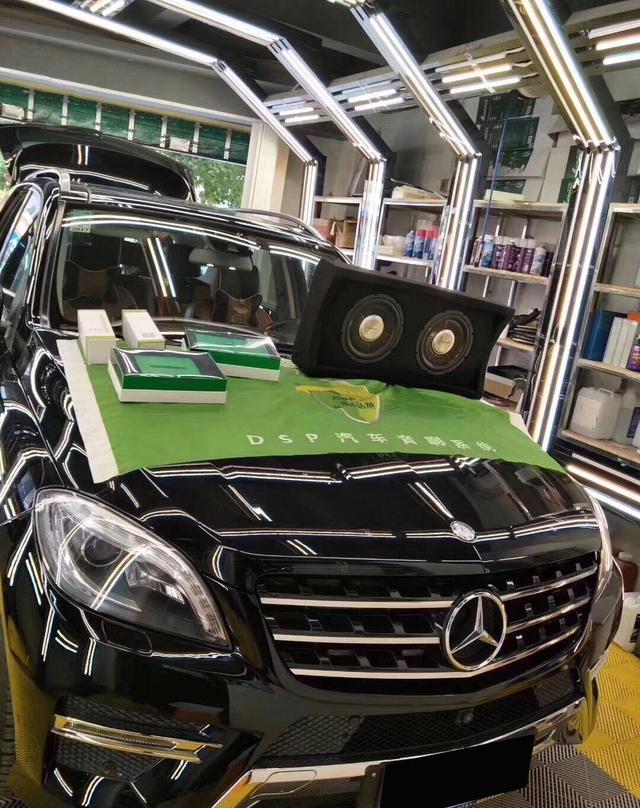 南昌艾肯 奔驰GLE400安装交叉火力 给爱车换一副新“嗓音”