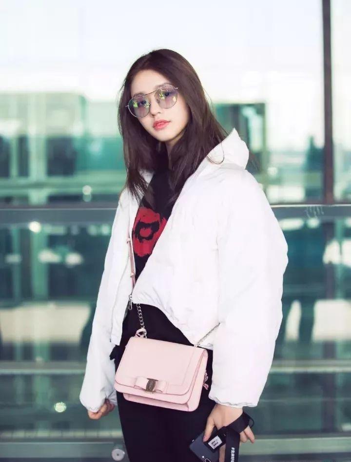 2017年冬天白色羽绒服火了, 宋茜、唐嫣、赵丽颖都在穿!