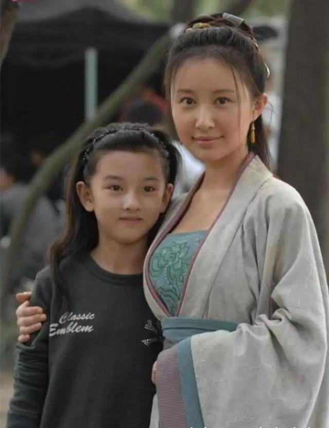 舒畅的颜值之前是出了名的高,可是如今不少人嘲笑舒畅"整容","变脸".