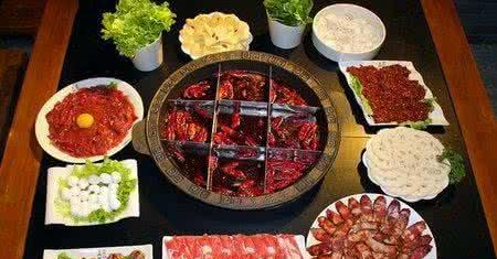 印度人吃饭喝汤都用手抓, 要是遇上火锅怎么破