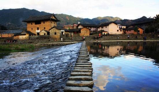 漳州-云水谣古镇 福建另一个土楼遗产，国家5A级风景旅游区？